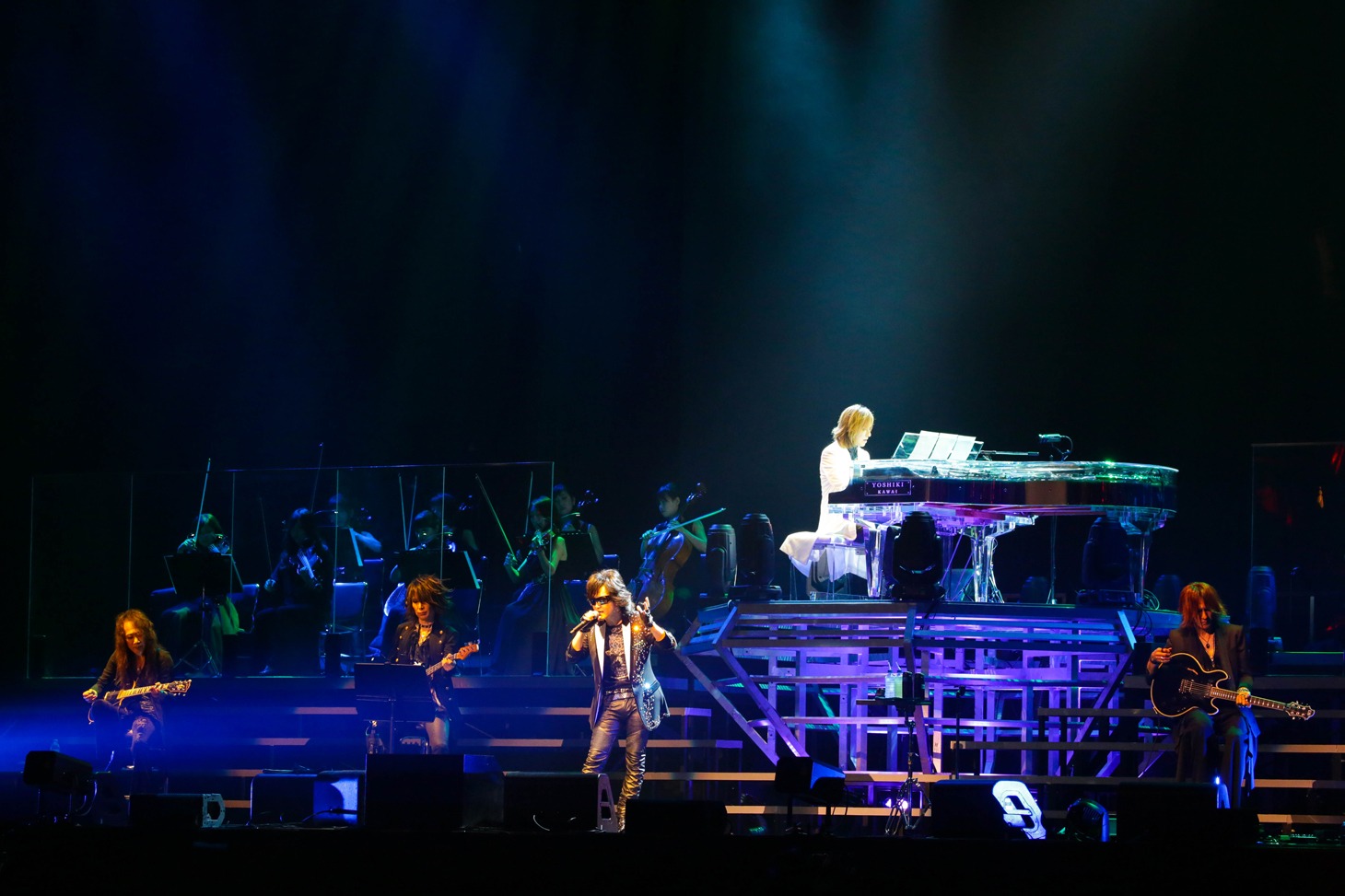「X JAPAN WORLD TOUR 2017 WE ARE X Acoustic Special Miracle ～奇跡の夜～ 6DAYS」大阪城ホール初日公演の様子。