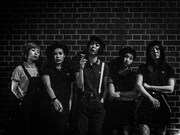 BimBamBoom、新MVは「FRED PERRY」ショップで演奏