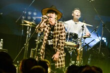 LOW IQ 01 & MASTER LOW（撮影：橋本塁[SOUND SHOOTER]）