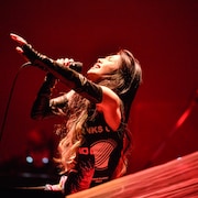 鬼束ちひろ、MCなしでストイックに歌いきったツアー千秋楽