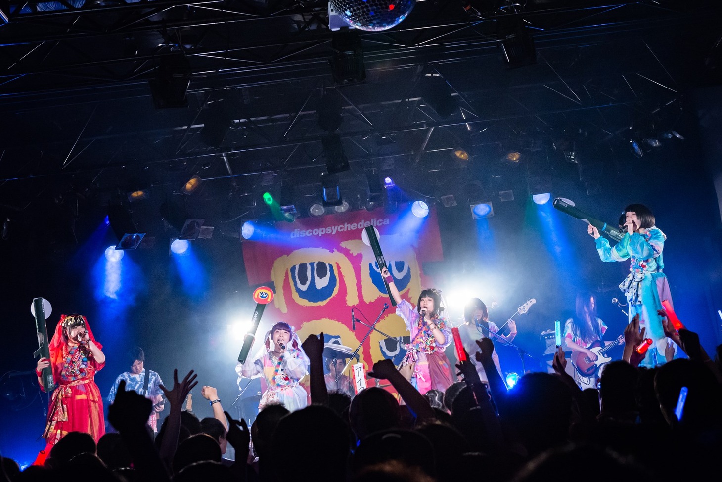 「ディスコサイケデリカツアー」大阪・ESAKA MUSE公演の様子。（Photo by shinz）