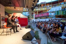 愛知・アスナル金山にて行われた「@FM SUNSHINE SUMMER「GLAY [SUMMERDELICS] SPECIAL」公開収録の様子。