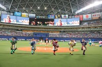 「マイナビオールスターゲーム2017」初日オープニングセレモニーの様子。