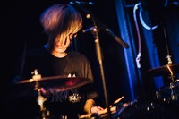 中畑大樹（Dr）（撮影：タイコウクニヨシ）