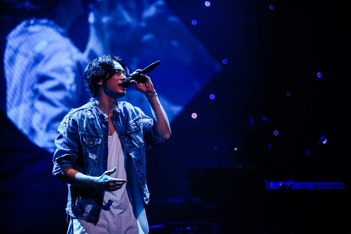 DEAN FUJIOKA「DEAN FUJIOKA Live 2017 "History In The Making"」東京・東京国際フォーラム ホールA公演の様子。（Photo by HIRO KIMURA）