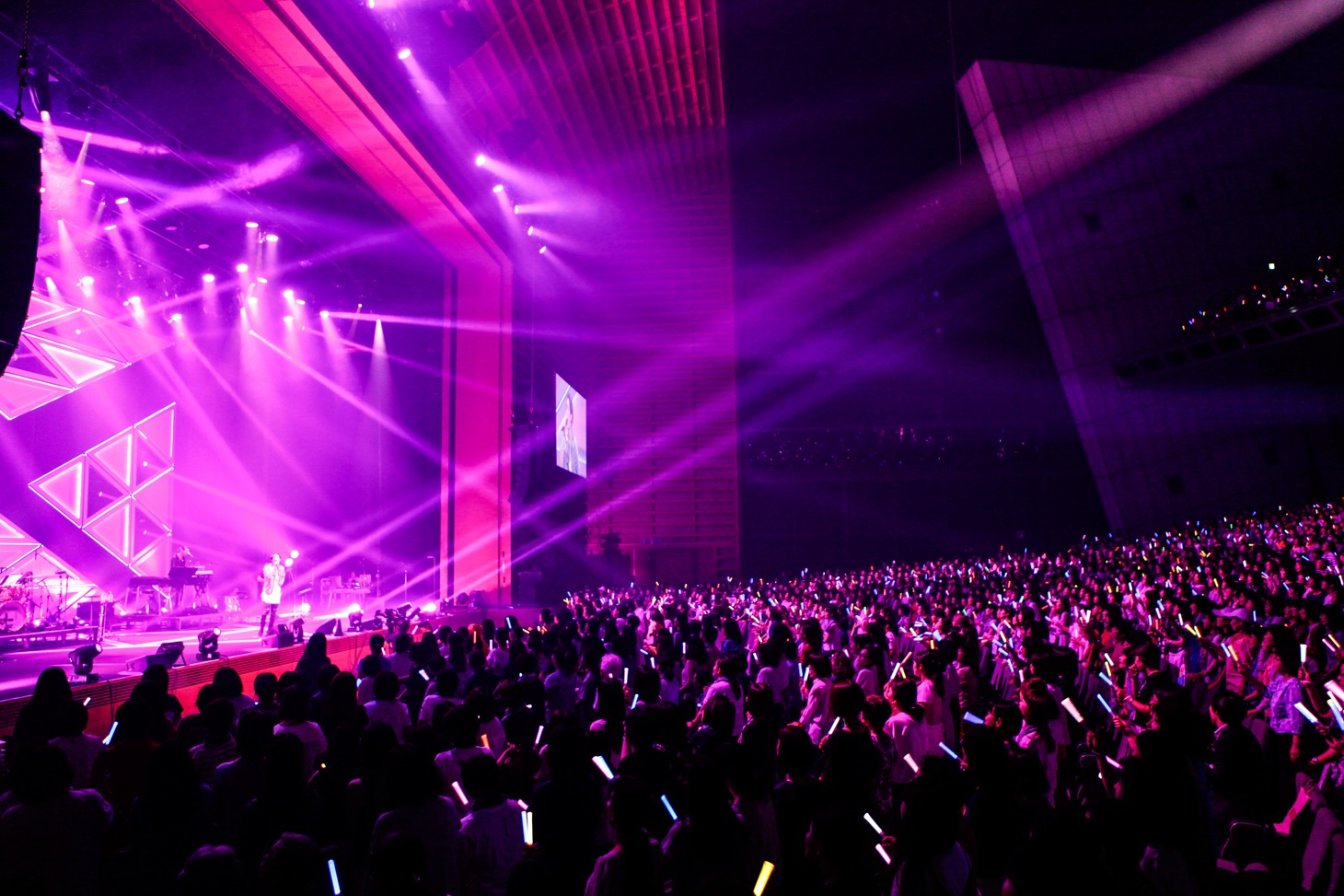 DEAN FUJIOKA「DEAN FUJIOKA Live 2017 "History In The Making"」東京・東京国際フォーラム ホールA公演の様子。（Photo by HIRO KIMURA）
