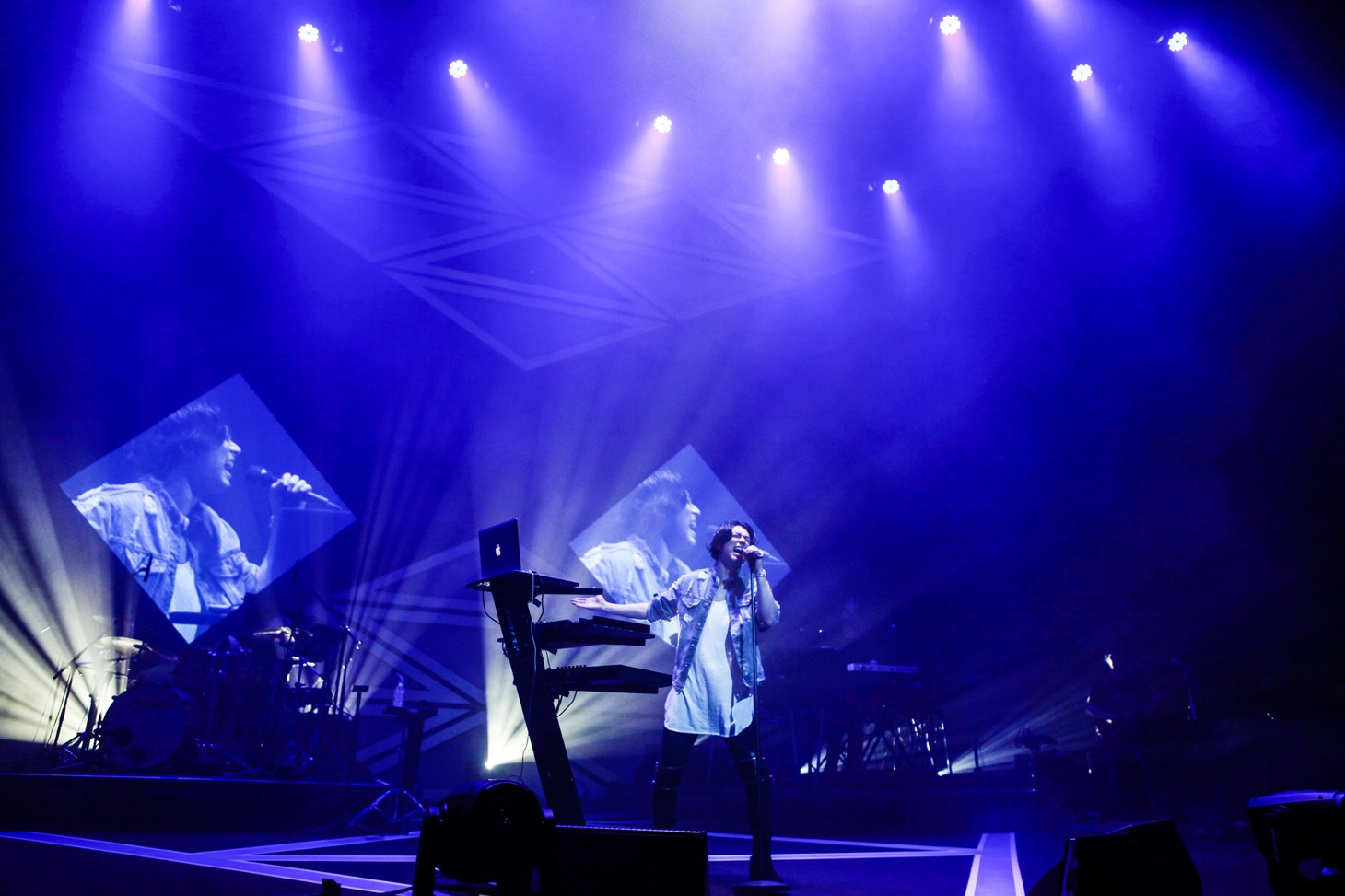DEAN FUJIOKA「DEAN FUJIOKA Live 2017 "History In The Making"」東京・東京国際フォーラム ホールA公演の様子。（Photo by HIRO KIMURA）