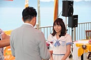 宮崎・日南市マンゴー町の1日町長任命式に望むSKE48の大場美奈（右）。 （写真提供：エイベックス）