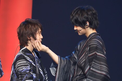 山崎悠稀と佐野勇斗。(撮影:笹森健一)