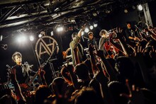 「AA= TOUR #5 ver.2.0」神奈川・F.A.D YOKOHAMA公演の様子。（撮影：西槇太一）