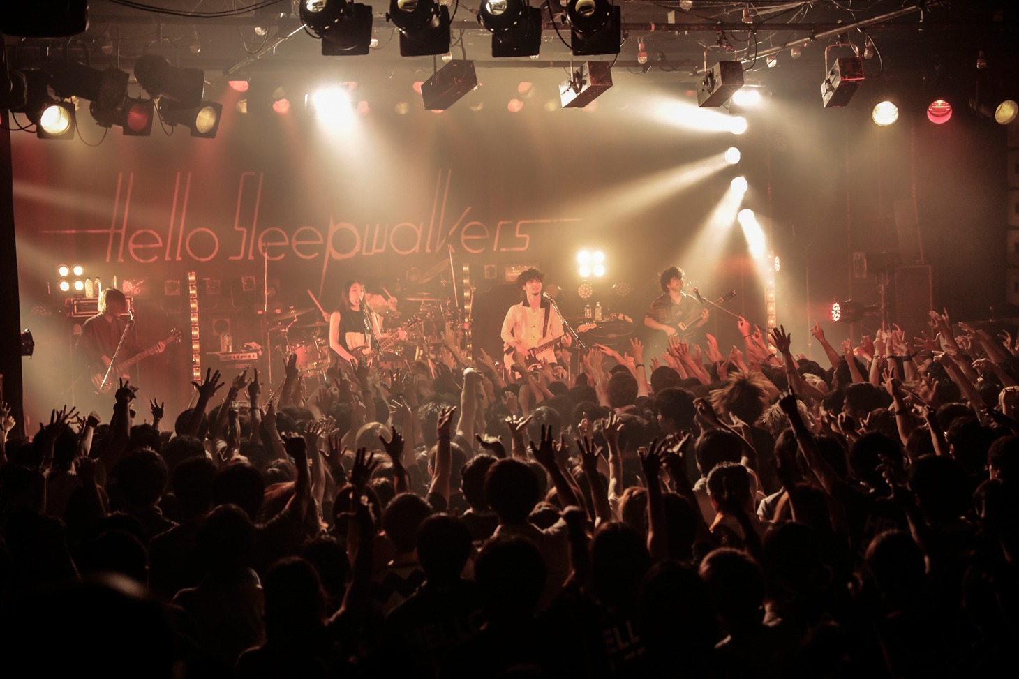 Hello Sleepwalkers「Hello Sleepawalkers 2017 “シンセカイ”」東京・LIQUIDROOM公演の様子。（Photo by Yosuke Tori）