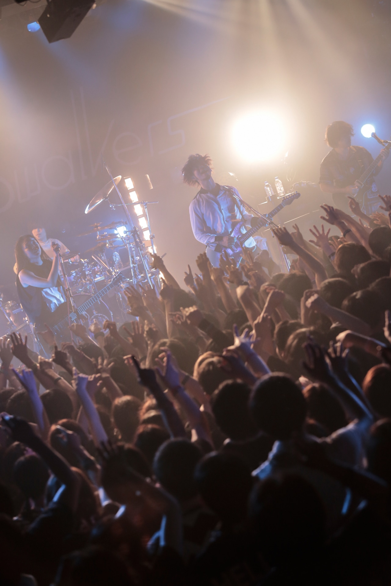 Hello Sleepwalkers「Hello Sleepawalkers 2017 “シンセカイ”」東京・LIQUIDROOM公演の様子。（Photo by Yosuke Tori）