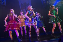 マジカル・パンチライン「1stワンマンライブ "World’s End Wonderland: Episode I"」の様子。（提供：林晋介）