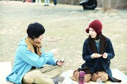 映画「勝手にふるえてろ」のワンシーン。(c)2017映画「勝手にふるえてろ」製作委員会