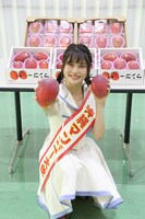 沖縄・沖縄県庁で行われた沖縄マンゴー大使任命式に出席したSKE48の小畑優奈。 （写真提供：エイベックス）