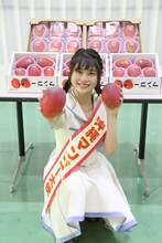 沖縄・沖縄県庁で行われた沖縄マンゴー大使任命式に出席したSKE48の小畑優奈。 （写真提供：エイベックス）