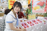 沖縄・沖縄県庁で行われた沖縄マンゴー大使任命式に出席したSKE48の小畑優奈。 （写真提供：エイベックス）