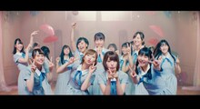 HKT48「キスは待つしかないのでしょうか?」のミュージックビデオのワンシーン。(c)AKS