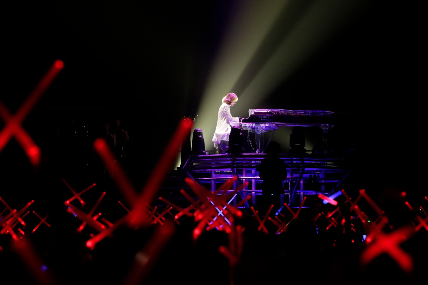 「X JAPAN WORLD TOUR 2017 WE ARE X Acoustic Special Miracle ～奇跡の夜～ 6DAYS」の様子。