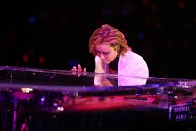 YOSHIKI（Piano, Dr）