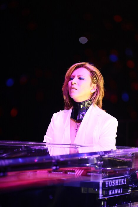 YOSHIKI（Piano, Dr）