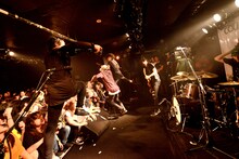 Crystal Lake（撮影：半田安政[Showcase]）