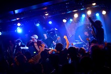 Crystal Lake（撮影：半田安政[Showcase]）