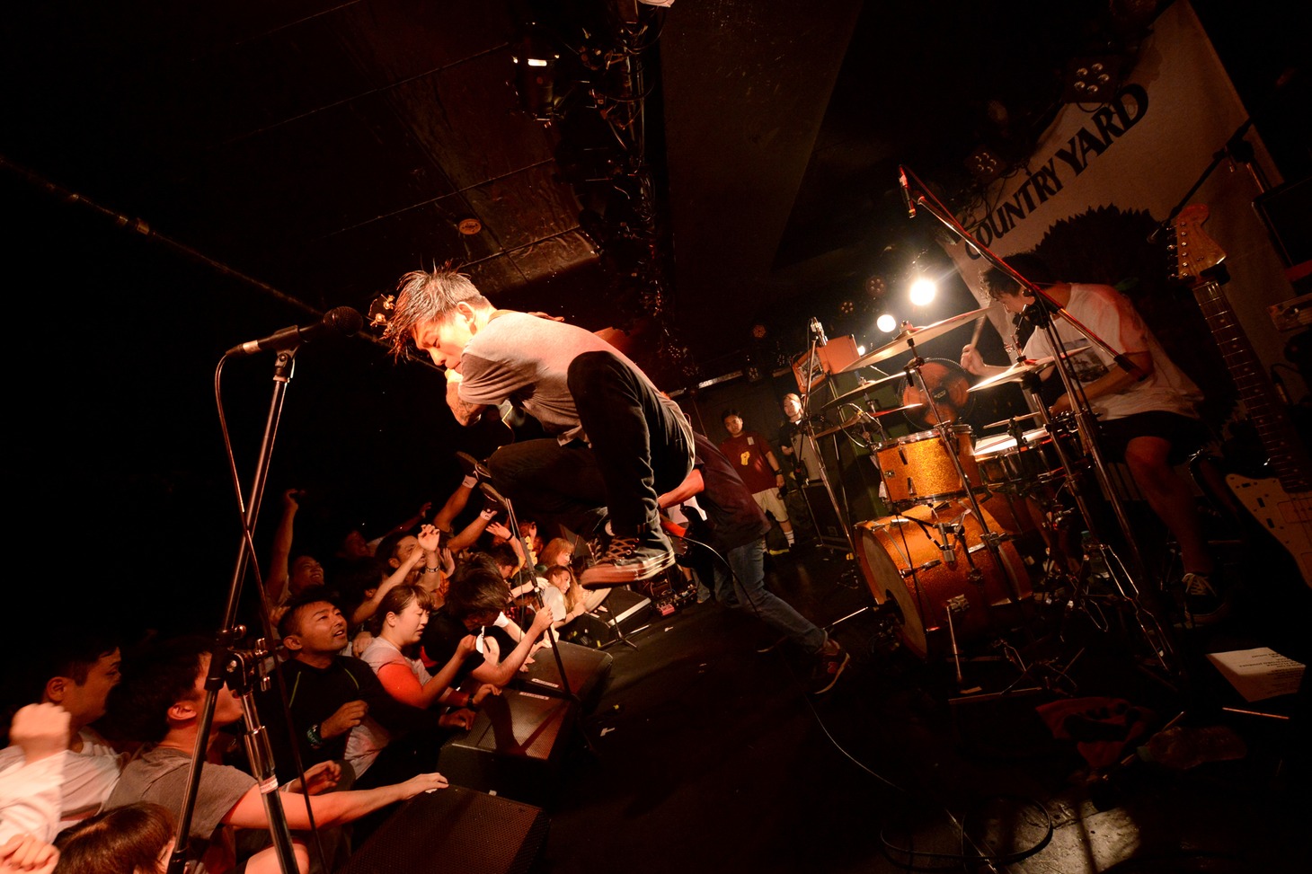 COUNTRY YARD「ONE TOUR」東京・新代田FEVER公演の様子。（撮影：半田安政[Showcase]）
