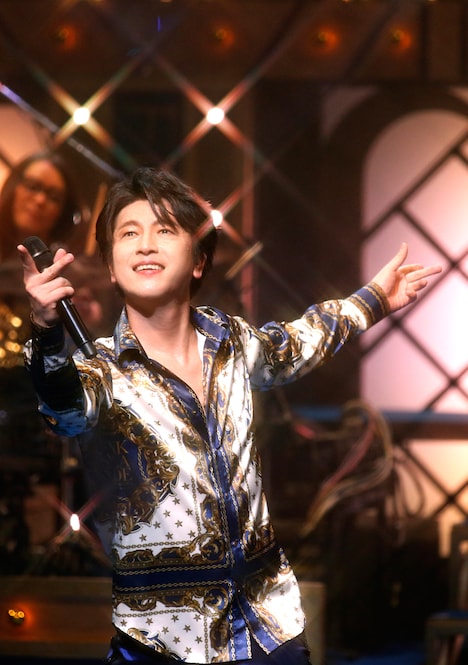 及川光博「ワンマンショーツアー2017『FUNK A LA MODE』」最終公演の様子。(撮影:川田洋司)