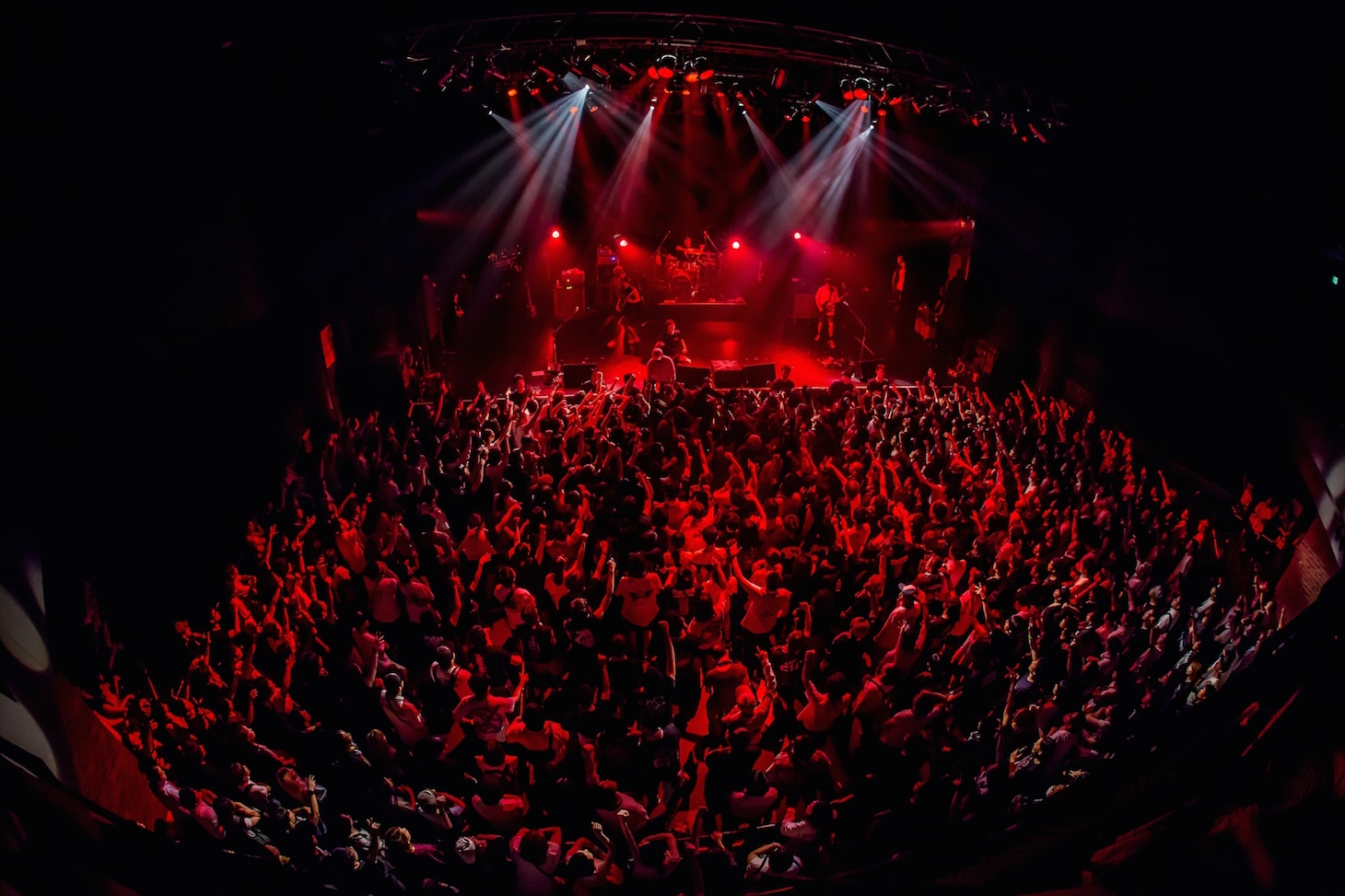 SHADOWS「OPERATION ATTIC TOUR」東京・TSUTAYA O-EAST公演の様子。（Photo by TAKASHI KONUMA）