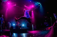 SHADOWS「OPERATION ATTIC TOUR」東京・TSUTAYA O-EAST公演の様子。（Photo by TAKASHI KONUMA）