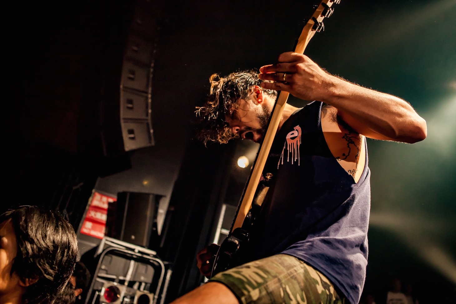 Kazuki（G, Vo / SHADOWS）（Photo by TAKASHI KONUMA）