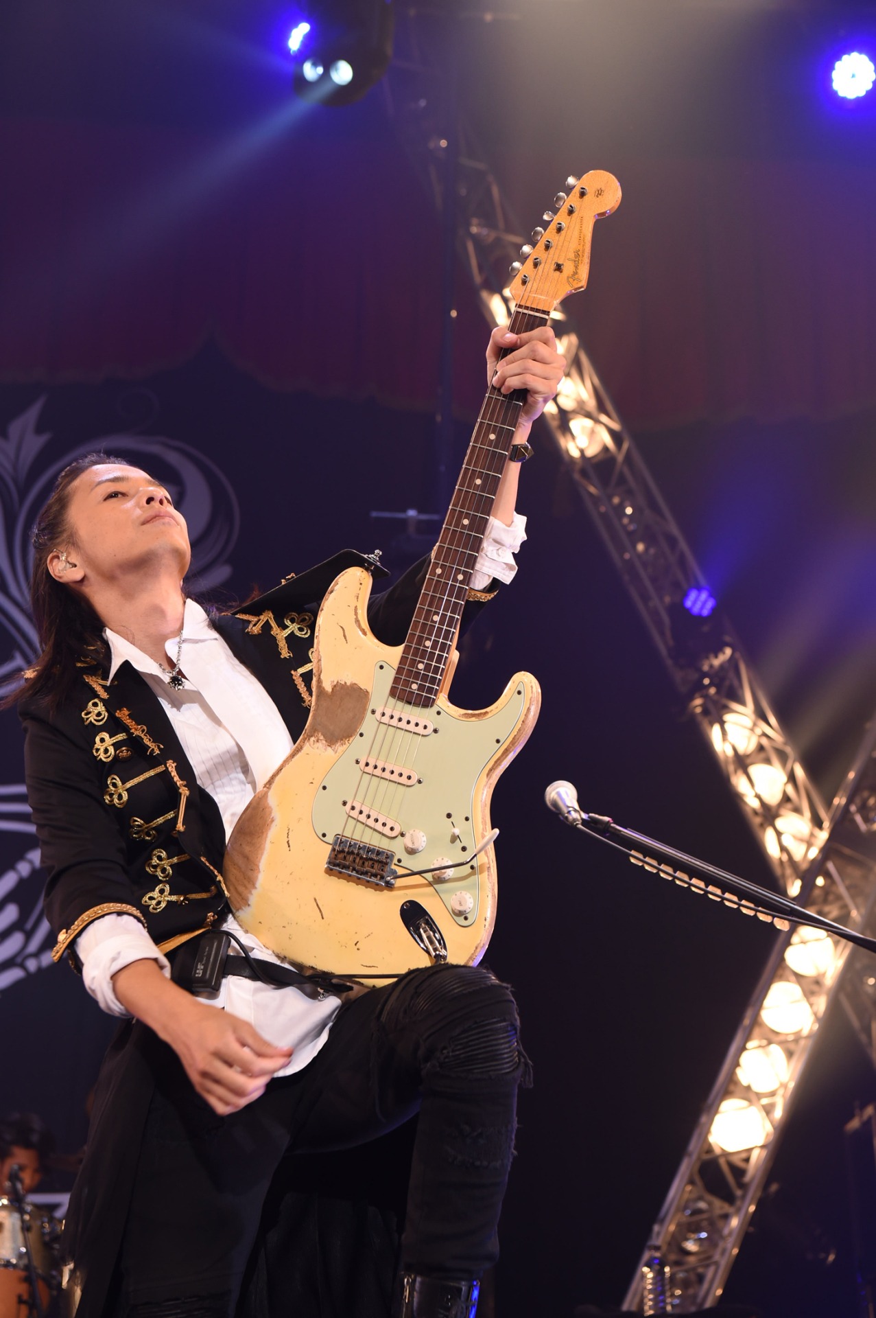 AKIHIDE（G）（撮影：達川範一）