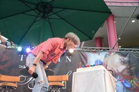 息を吸い込むテミン。