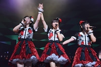 左から小林歌穂、星名美怜、廣田あいか。