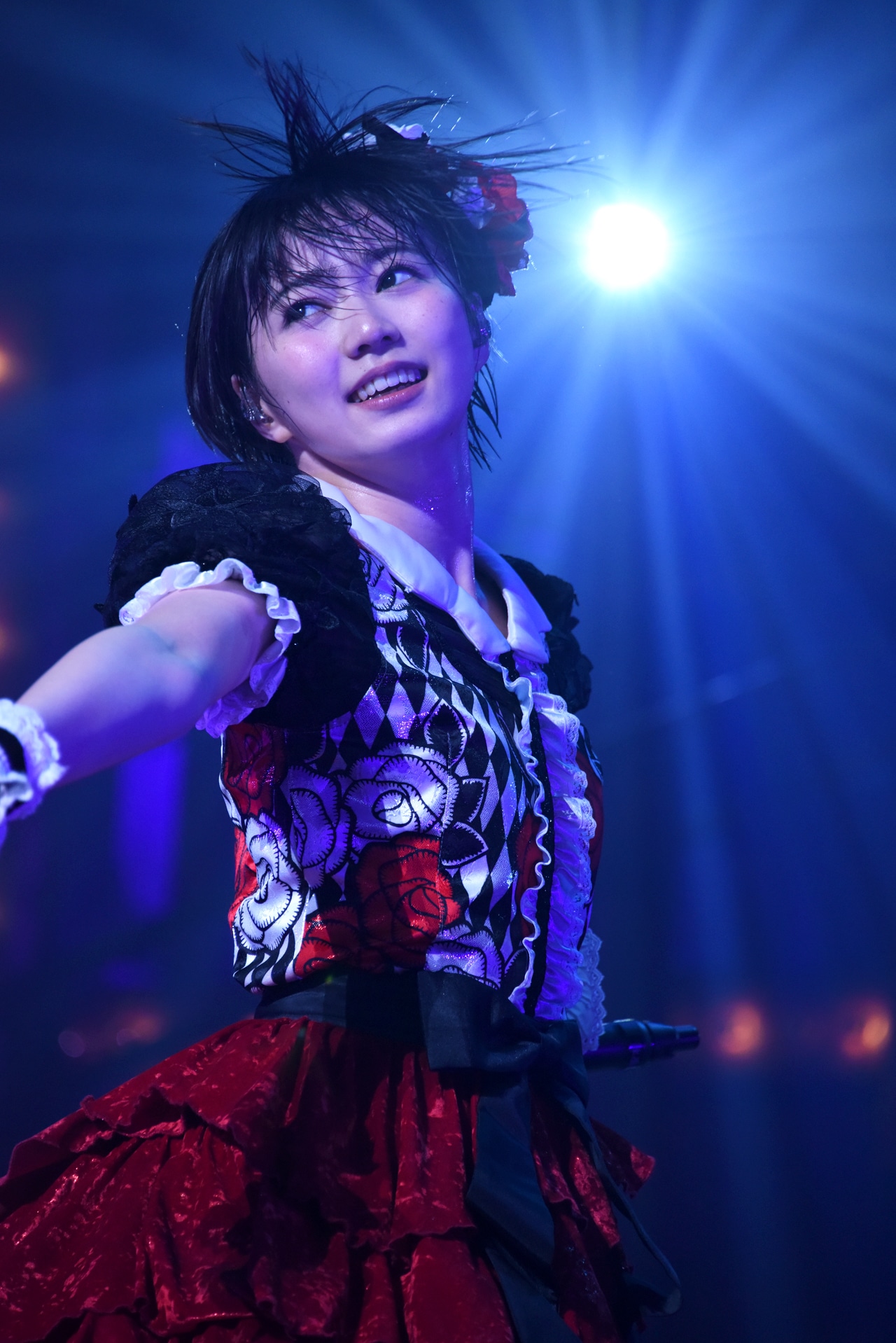 安本彩花