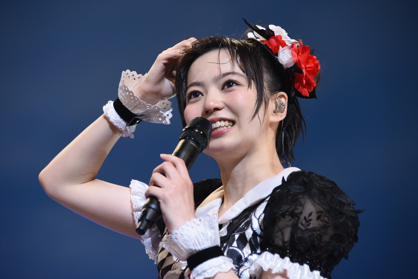 安本彩花