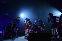 「えびぞりダイアモンド!!」を歌うエビ中。