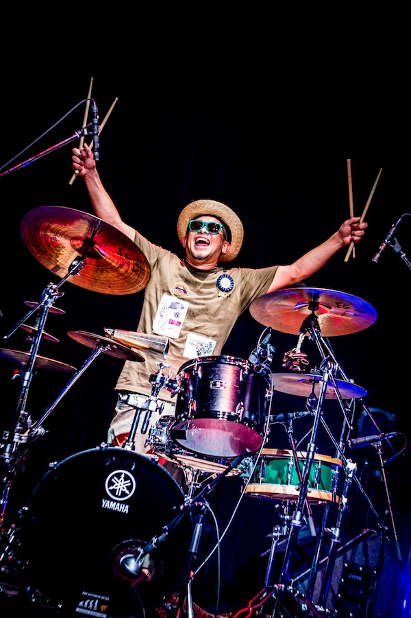 H ZETT KOU（Dr）（Photo by Hiroki Nishioka）