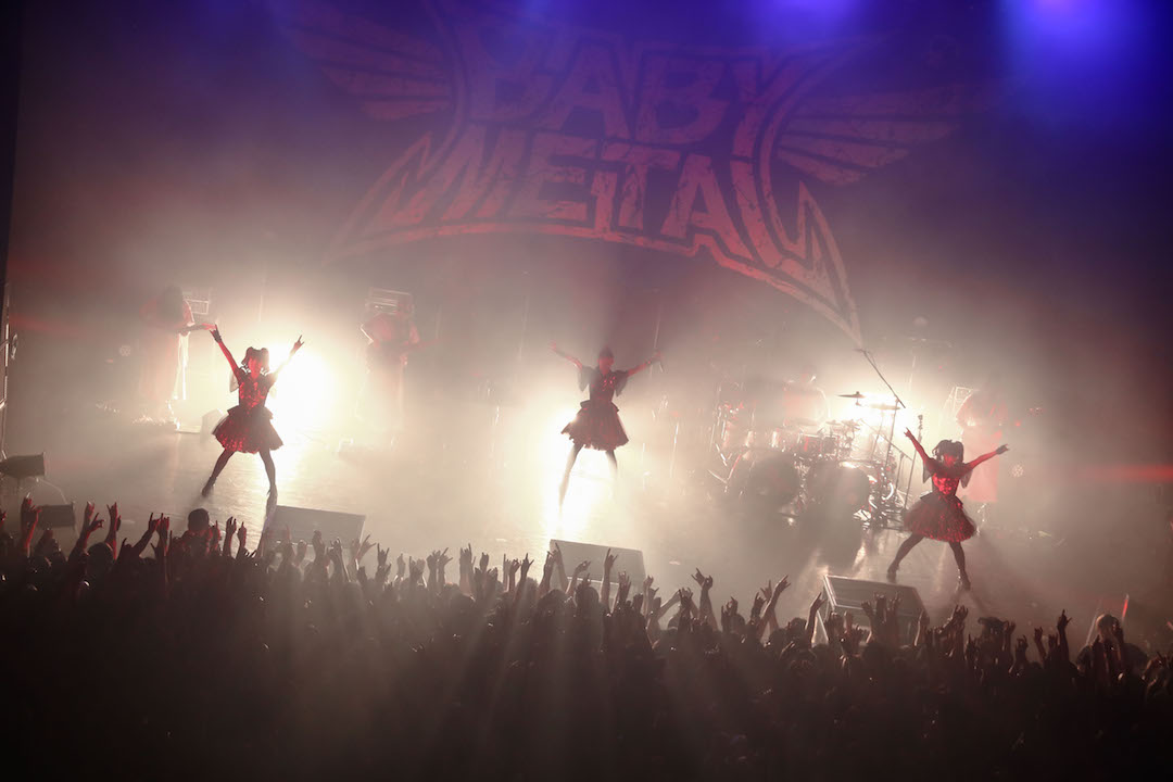 「BABYMETAL 5大キツネ祭り in JAPAN『黒キツネ祭り』」の様子。（Photo by Taku Fujii）