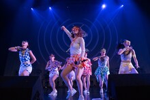 アップアップガールズ（仮）「ライブハウスツアー2017 アップアップガールズ（仮）∞ Lives Change & Evolution」東京・Zepp Tokyo公演の様子。（写真提供：YU-Mエンターテインメント）