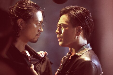 「HiGH&LOW THE MOVIE 特別版 from THE RED RAIN」のワンシーン。