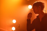 松川ケイスケ（Vo）（撮影：鈴木公平）