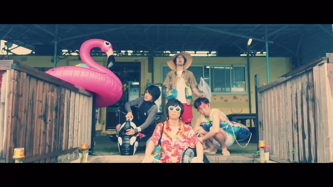 androp「SOS! feat. Creepy Nuts」ミュージックビデオのワンシーン。