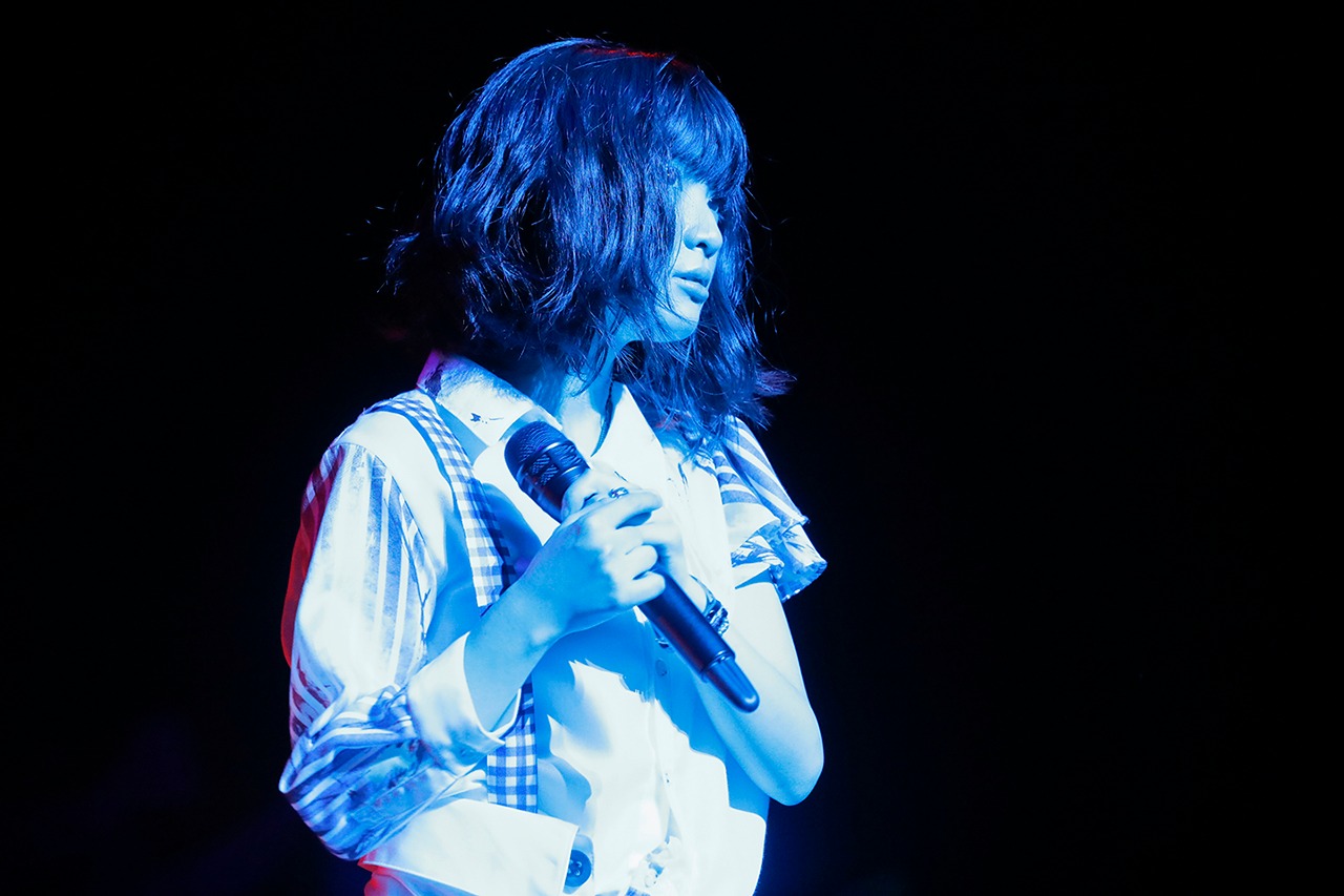 有安杏果「ココロノセンリツ ～Feel a heartbeat～ Vol.1」東京・東京国際フォーラム ホールA公演の様子。（photo by HAJIME KAMIIISAKA+Z）