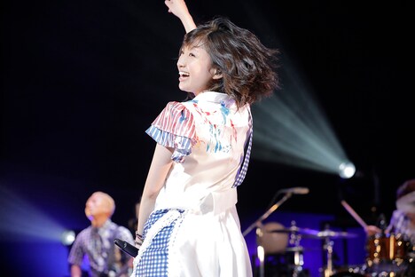有安杏果「ココロノセンリツ ~Feel a heartbeat~ Vol.1」東京・東京国際フォーラム ホールA公演の様子。(photo by HAJIME KAMIIISAKA+Z)
