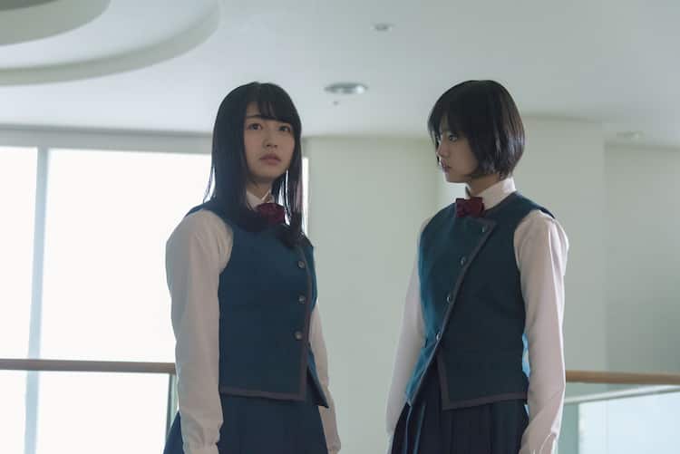 平手友梨奈と長濱ねるがプールで迫真の演技、欅坂46「残酷な観客達 