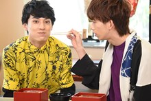 「次ナルTV-G」MCのユースケとリョウガ（超特急）。