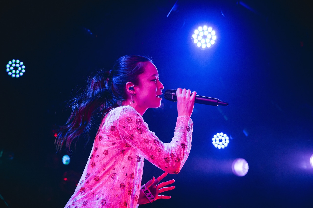 片平里菜、“LOVEな”チャランポと共作曲も披露したツーマンツアー千秋楽