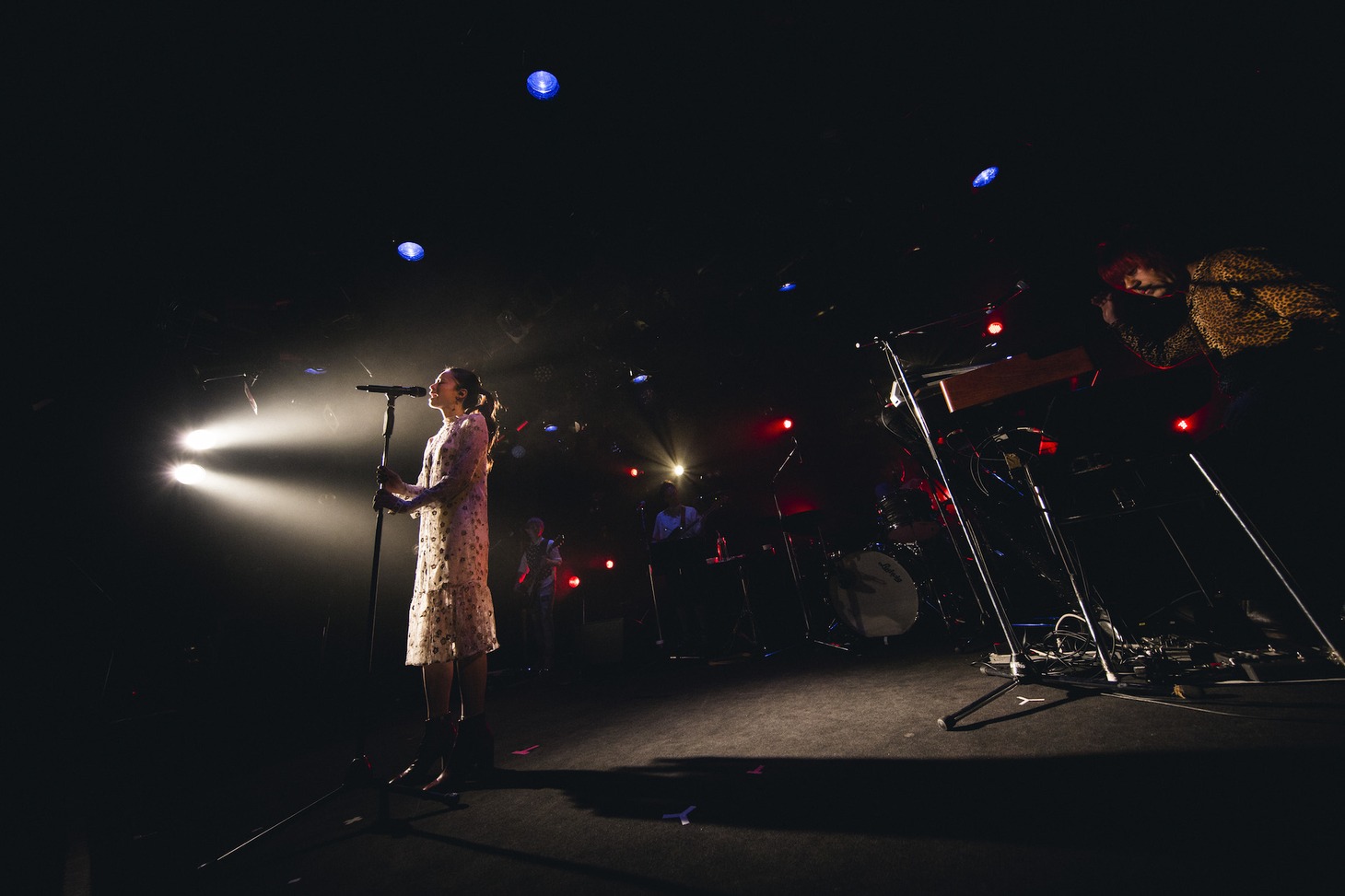 「片平里菜 2マンツアー2017 “LOVE”ツアー」東京・渋谷CLUB QUATTRO公演の様子。（撮影：山川哲矢）